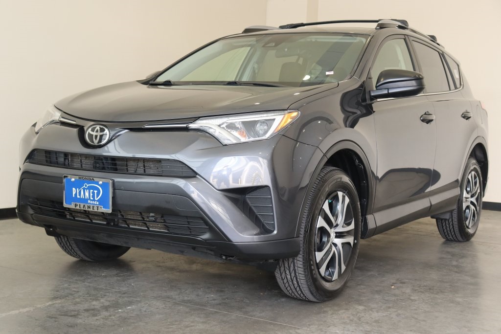 Pre-Owned 2017 Toyota RAV4 LE AWD 4D Sport Utility