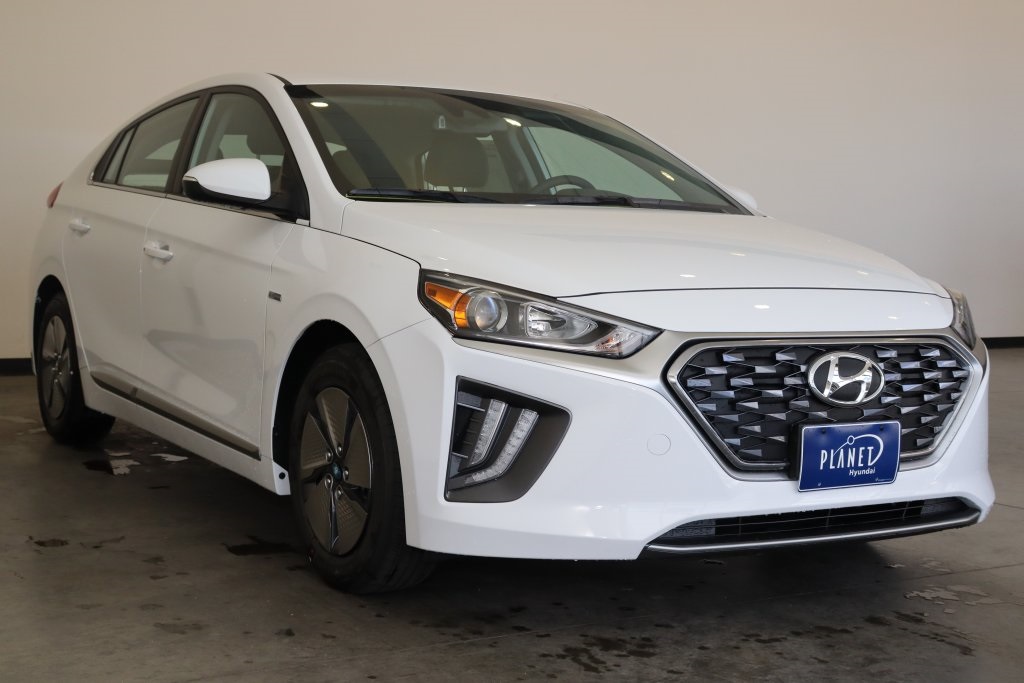 New 2020 Hyundai Ioniq Hybrid Se 4d Hatchback In Golden 300519 Planet Hyundai 5368